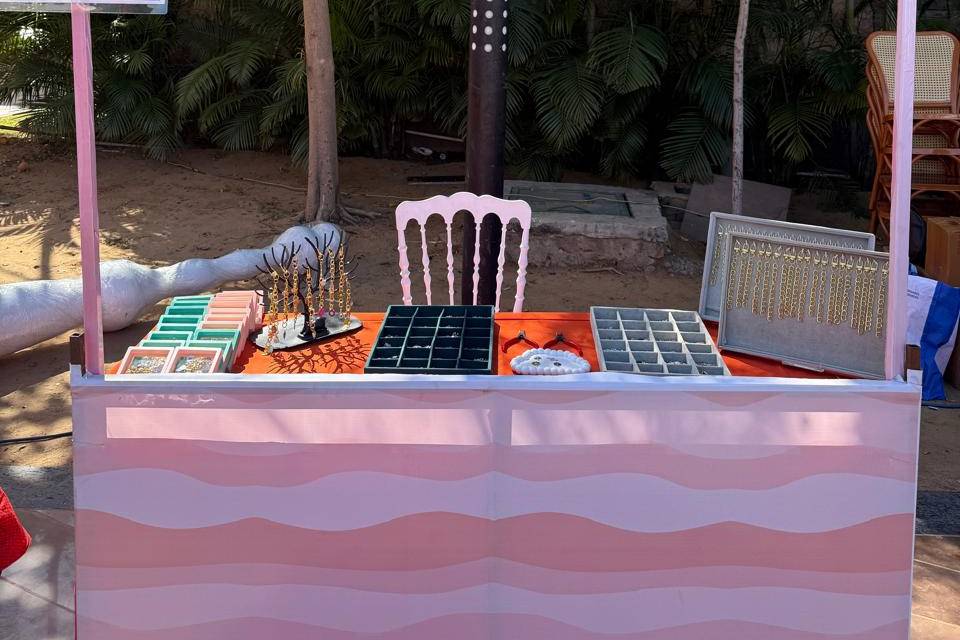 LIVE KEYCHAIN MAKING