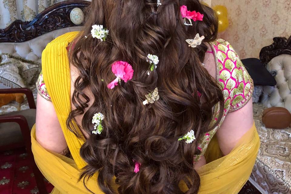 Mehendi hairstyle