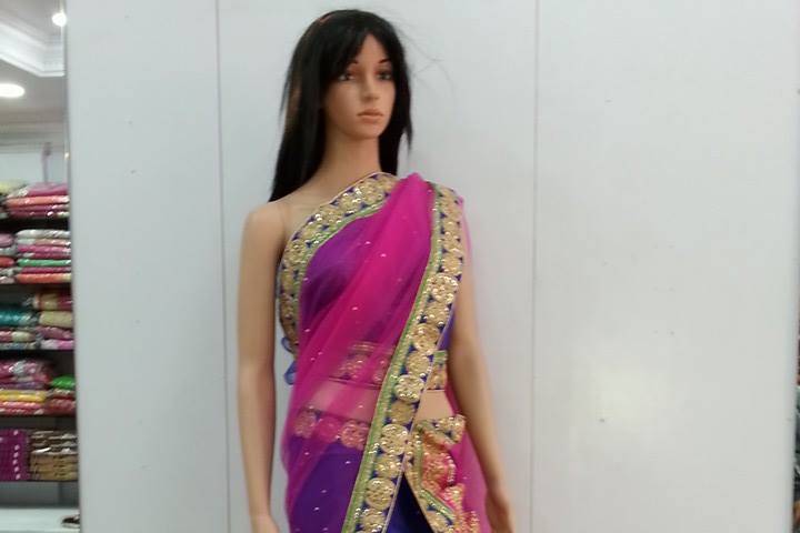 सूरत शहर के No:-1 सारी मैन्युफ़ैक्चरर । Saree Wholesale Market in Surat।  Sasti Saree Wholesaler 2023 - YouTube