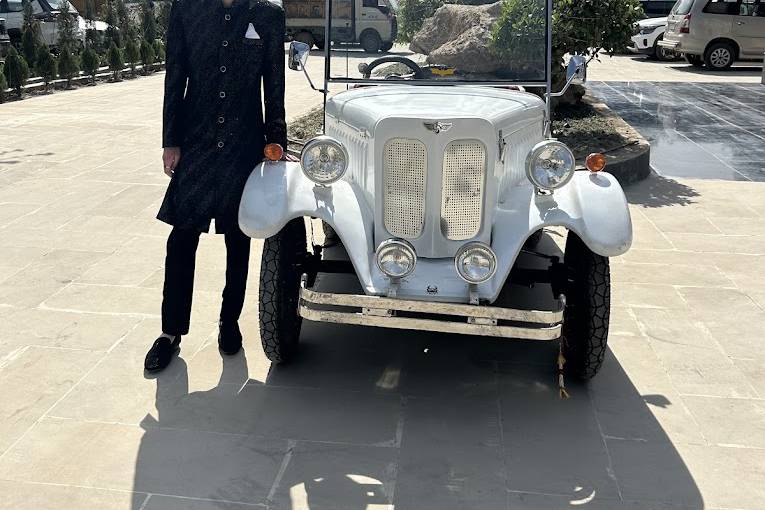 Vintage Car for Groom