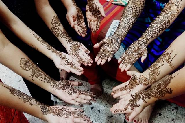 Best Mehendi Designs - CareerGuide