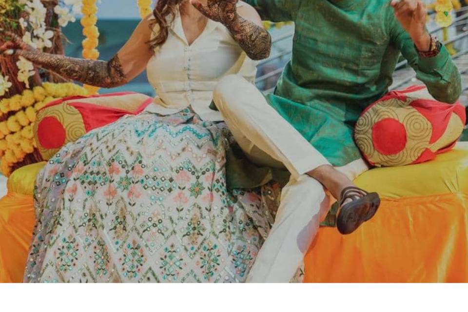 Mehendi Couple Outfits