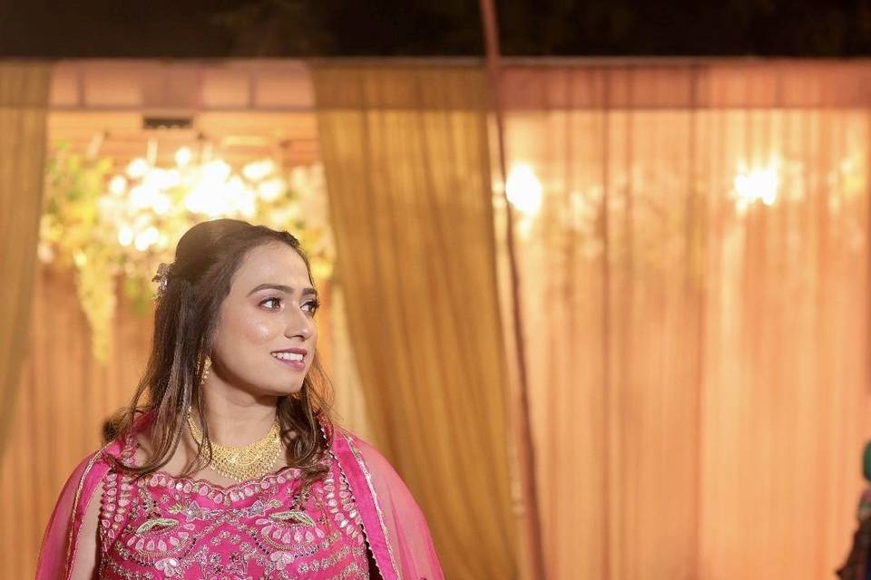 Groom’s sister