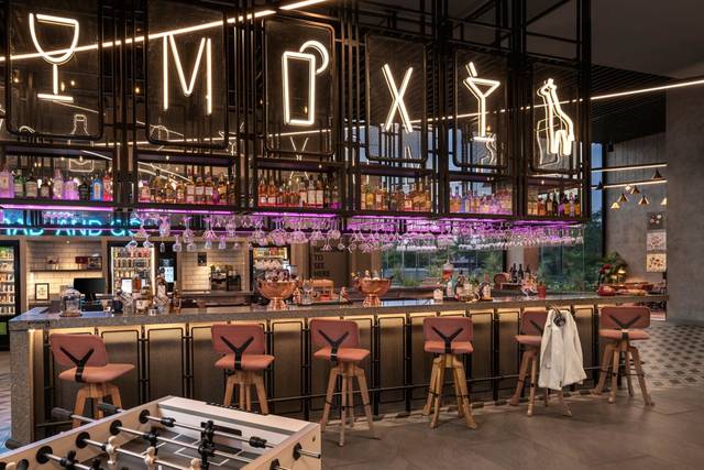 Bar Moxy