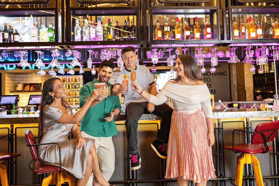 Bar Moxy