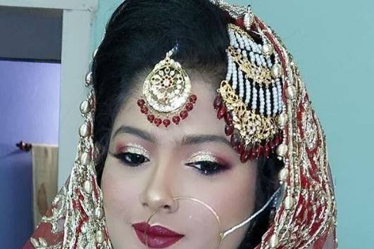 Makeup by Sadia Naveed, Tolichowki