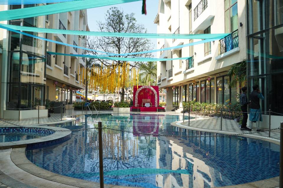 Pool Decore