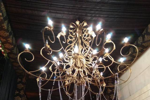 Wedding decor and lighting