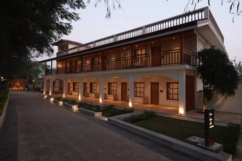 The White Resort & Spa