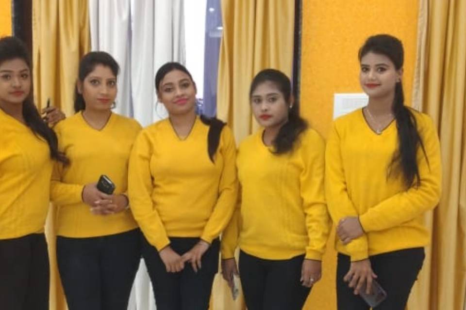 Girls service team