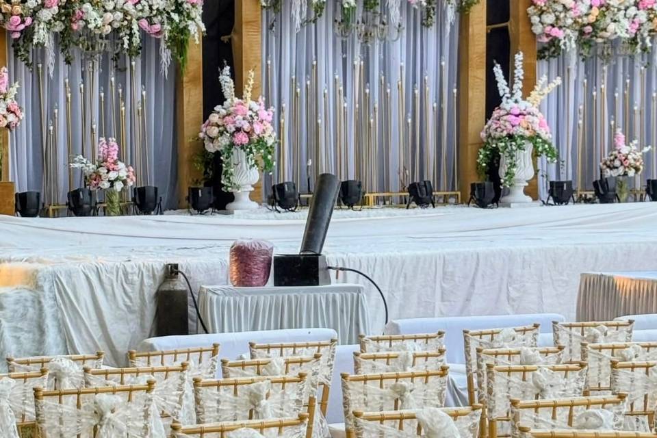 Destination wedding decor