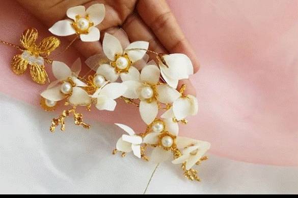 Floral jewellery