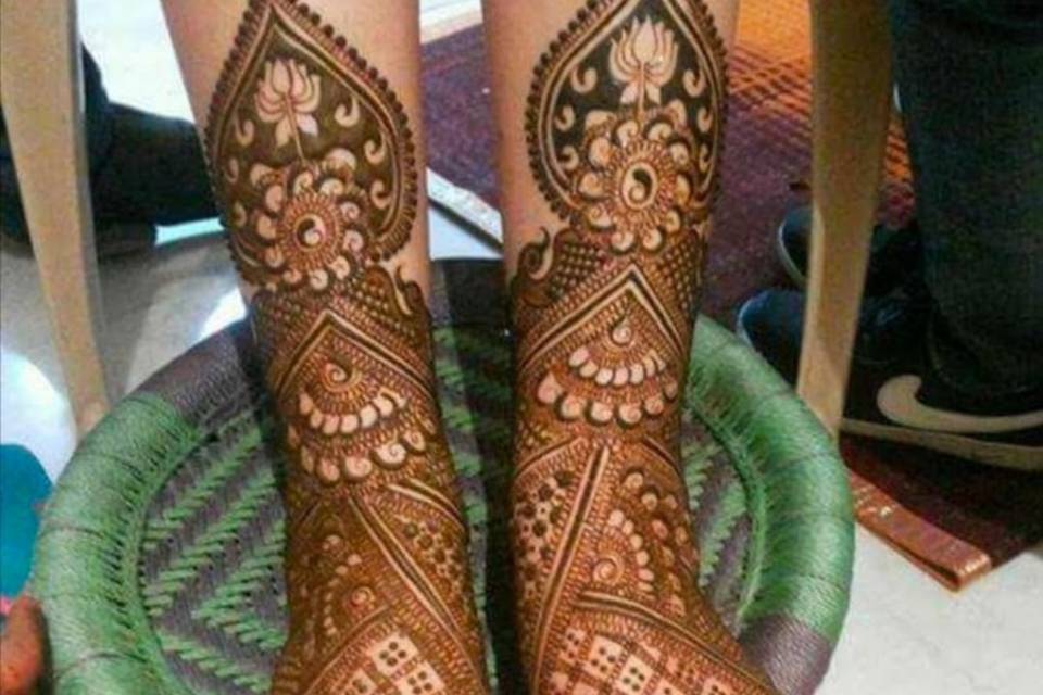 Bridal Mehandi legs