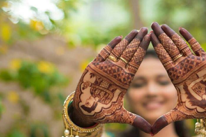 Professional Mehendi Artist Avani Maru Saliya