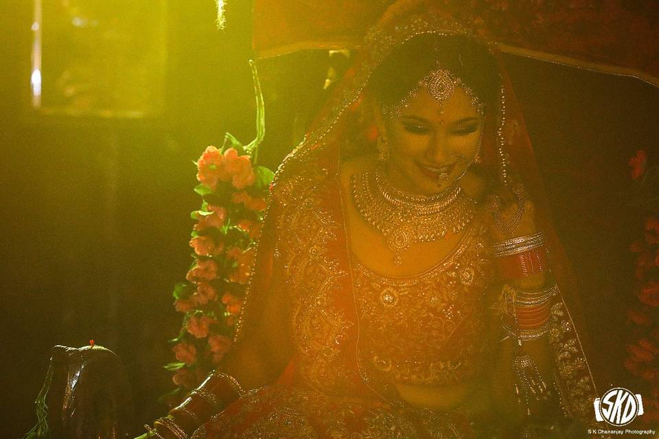 Candid picture of bride