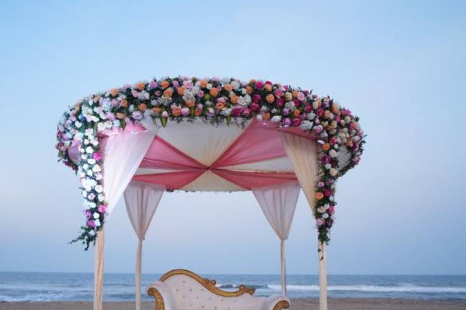 Resort Outdoor Decor