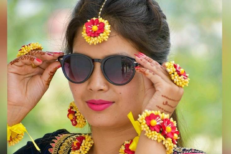 Floral jewellery