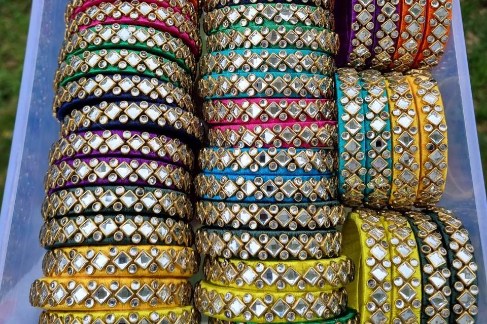 Kundan bangles for favour