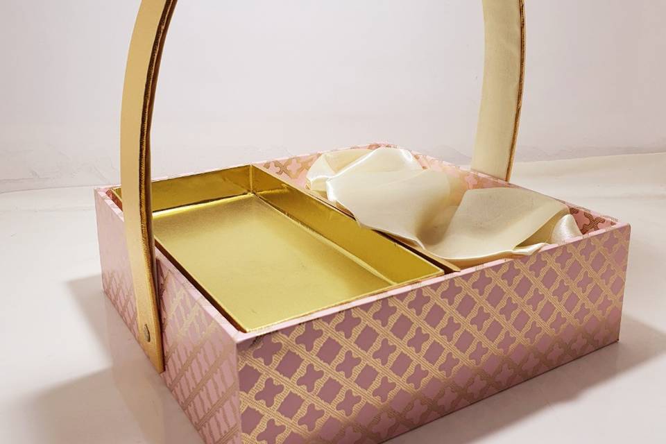 Hamper Basket Invitw