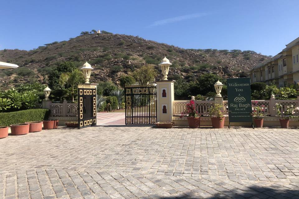 Hotel Rajbagh Palace, Jaipur