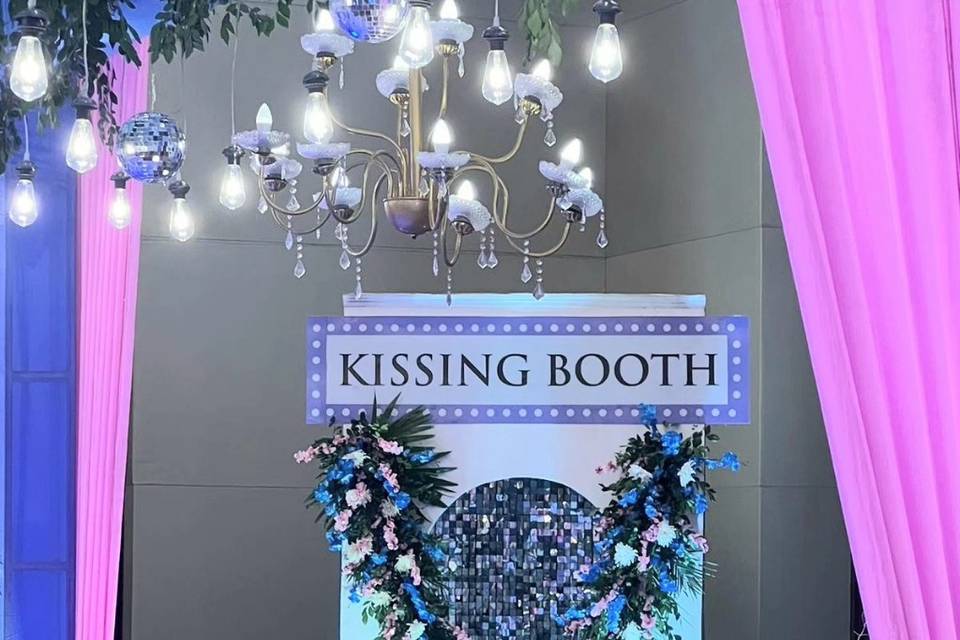 Kissing booth