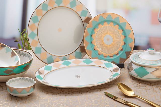 Customised dinnerware