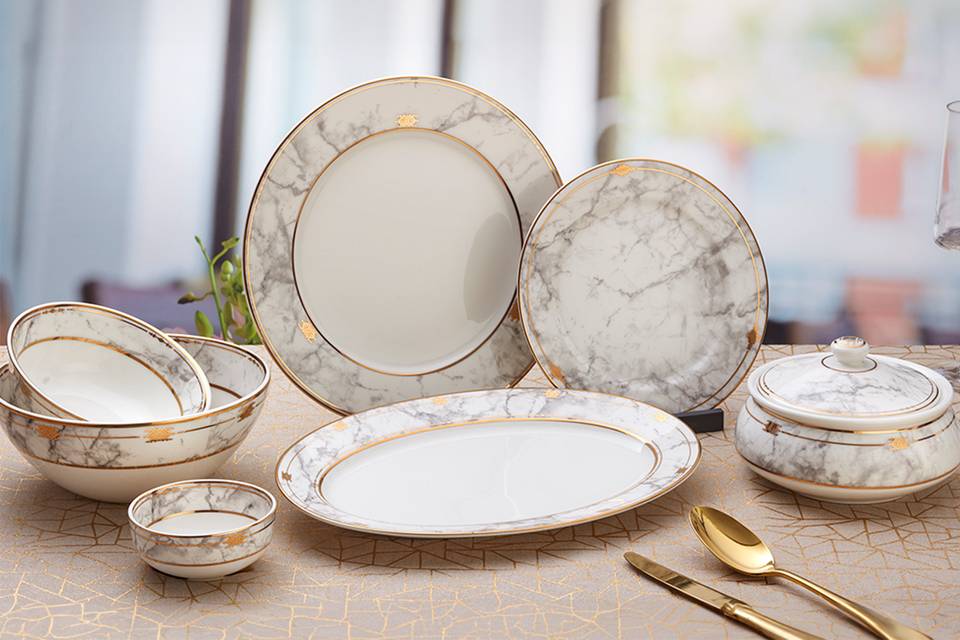 Customised dinnerware
