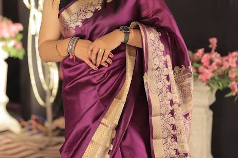 Anchor Apeksha Khandelwal