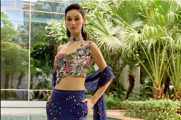 Siara Lehenga set in Navy Silk