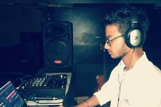 DJ AD - Akshay Deshpande