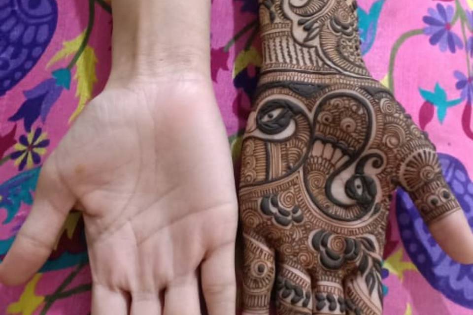 Harsh Mehandi Kala, Pune