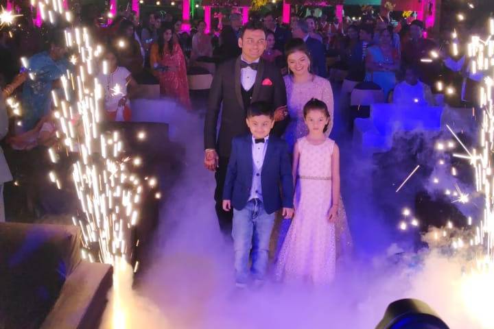 Couple entry