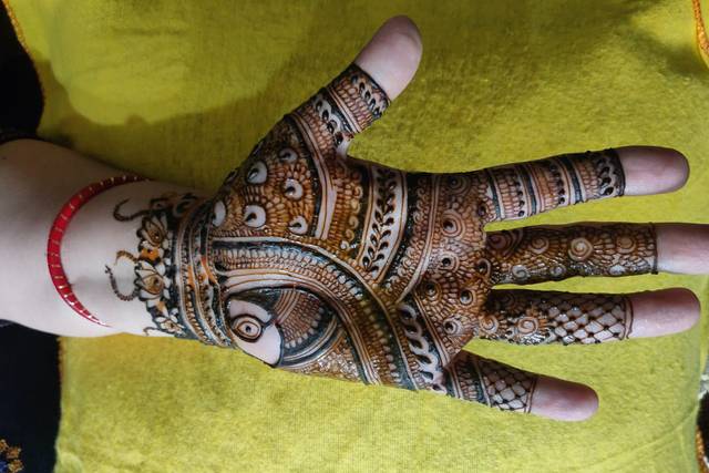 Huda mehendi artist mira road - YouTube