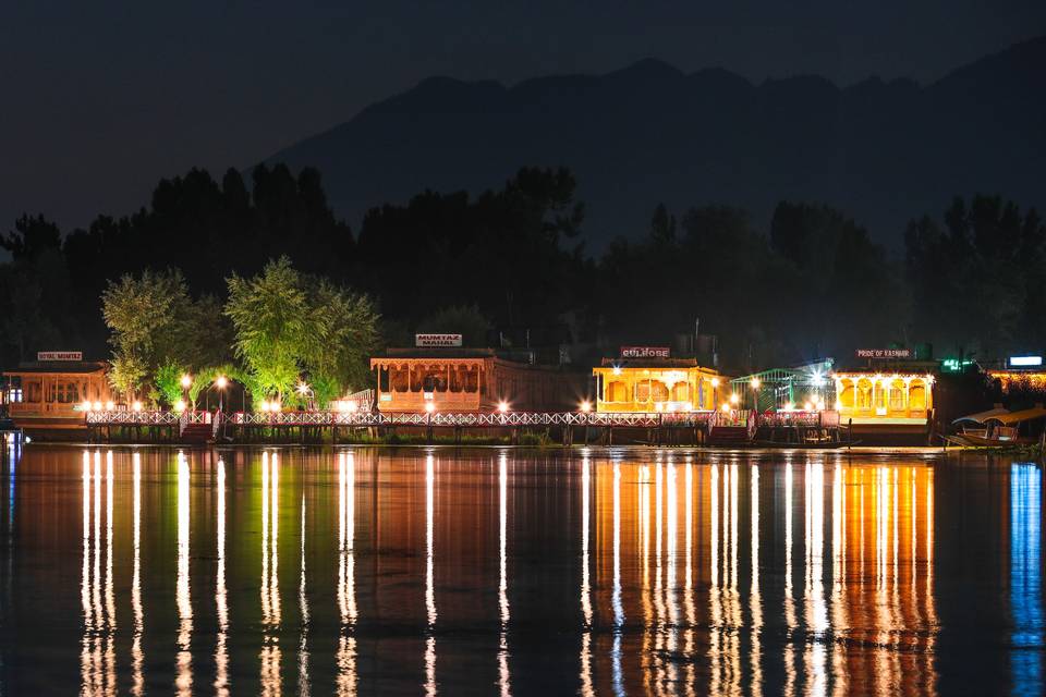 Kolu Group Of Houseboats