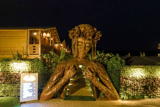 The Clouds Hotel & Resort