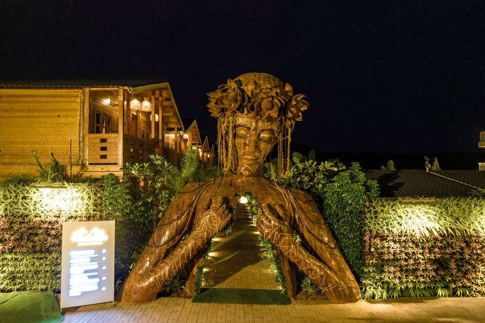 The Clouds Hotel & Resort