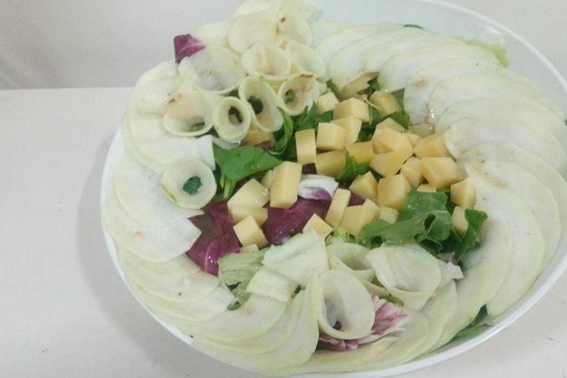 Guava Emmental salad