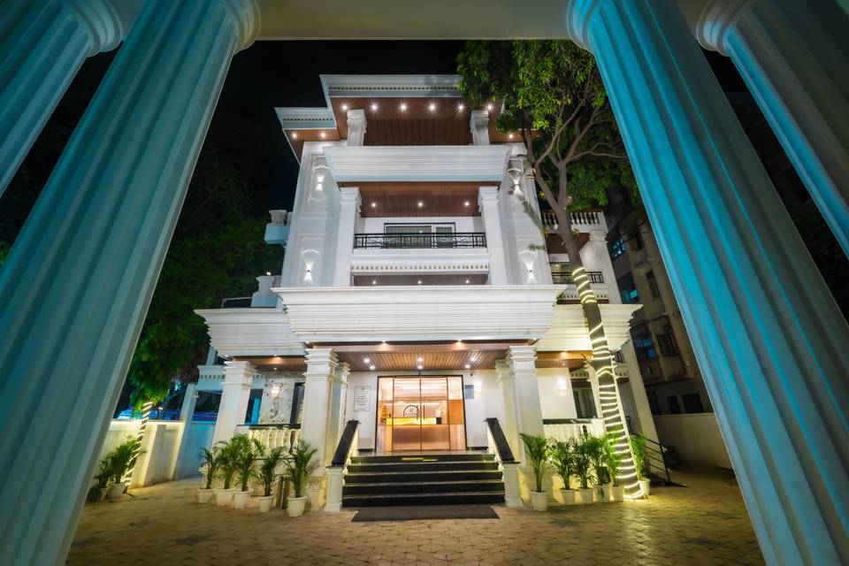 Hotel Arjuna Manor by Four Leaf