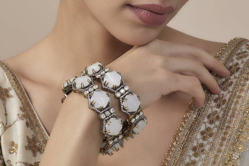VIVINIA by Vidhi Mehra