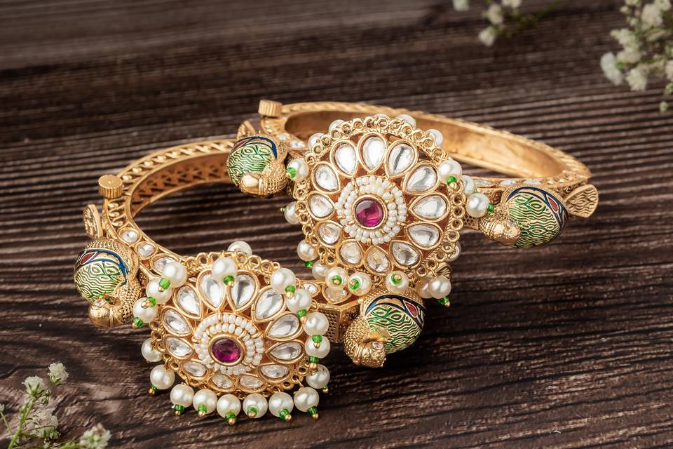 VIVINIA by Vidhi Mehra