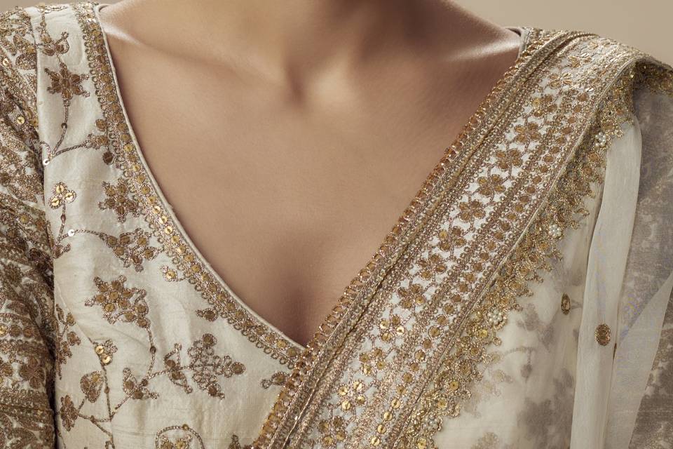 VIVINIA by Vidhi Mehra