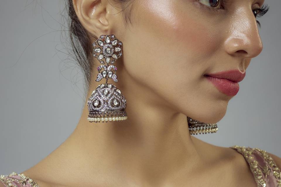VIVINIA by Vidhi Mehra