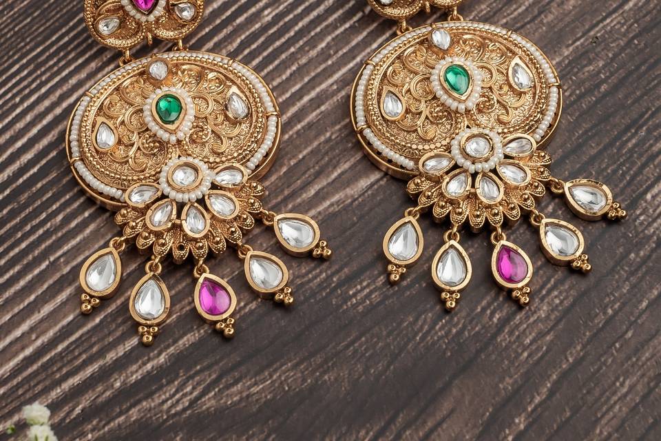 VIVINIA by Vidhi Mehra