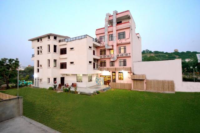 Hotel Surya Garh