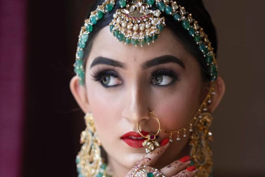 Roopali Talwar Makeup Artist