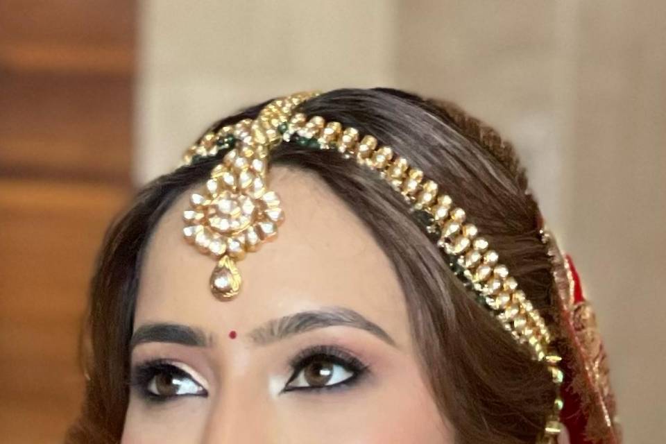 Roopali Talwar Makeup Artist