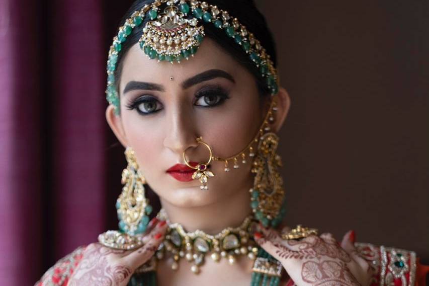 Roopali Talwar Makeup Artist