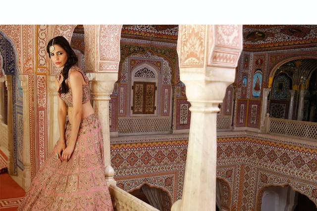 SEEMA GUJRAL Ivory Embellished Lehenga Set – Kuro Clothing India