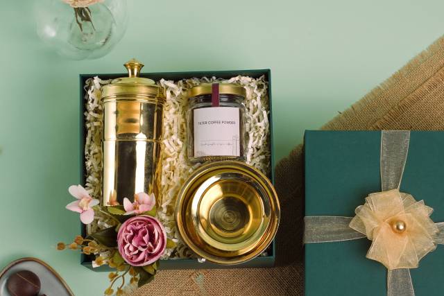 Custom hamper