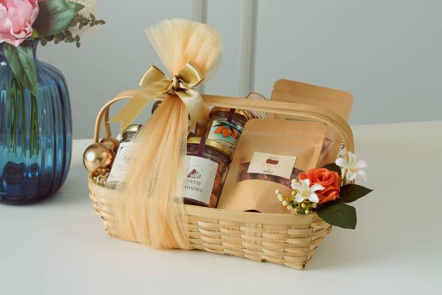 Custom hamper